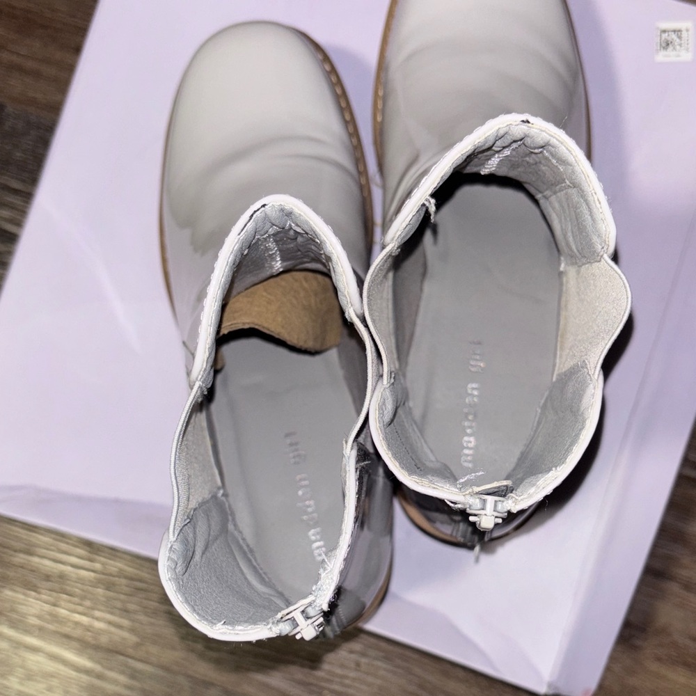 Madden Girl Lavender Gift Box - Picture 16 of 17